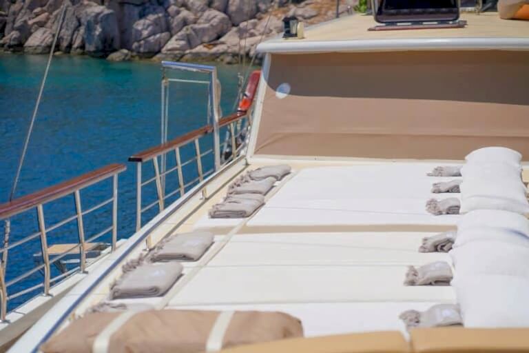 How To Book a Private Blue Cruise