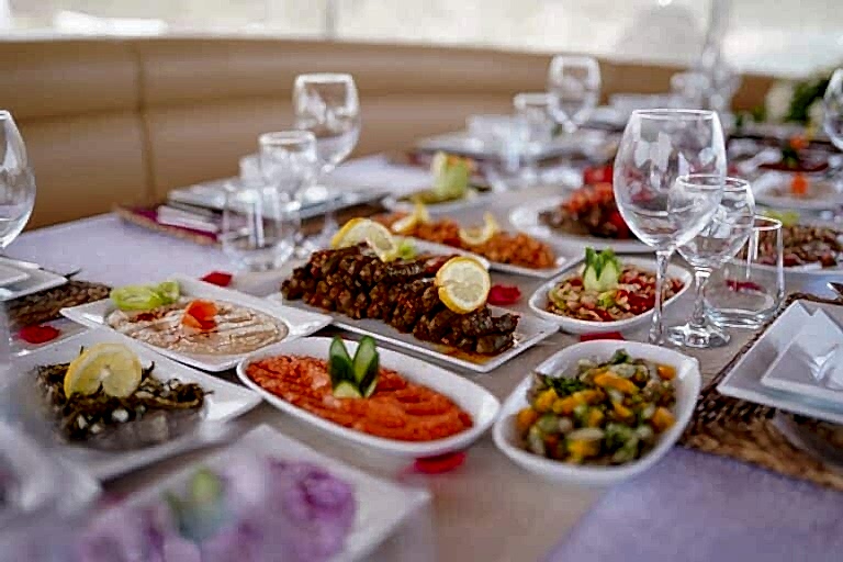 From Mezze to Moussaka: A Foodie’s Guide to Sailing the Aegean